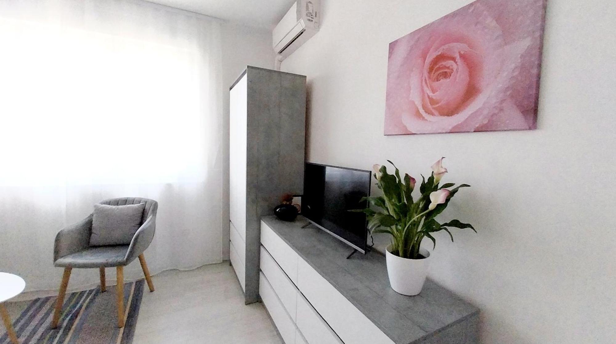 Apartment M *