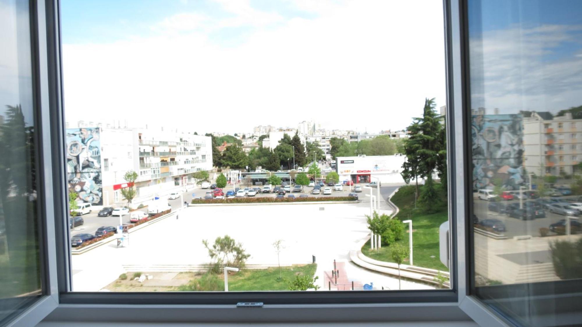 M Apartment *